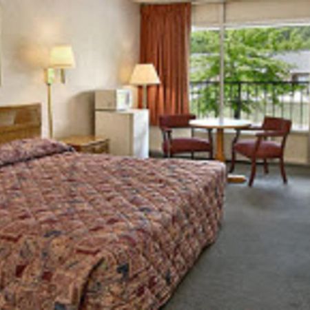 Town And Country Inn Suites Spindale Forest City Dış mekan fotoğraf