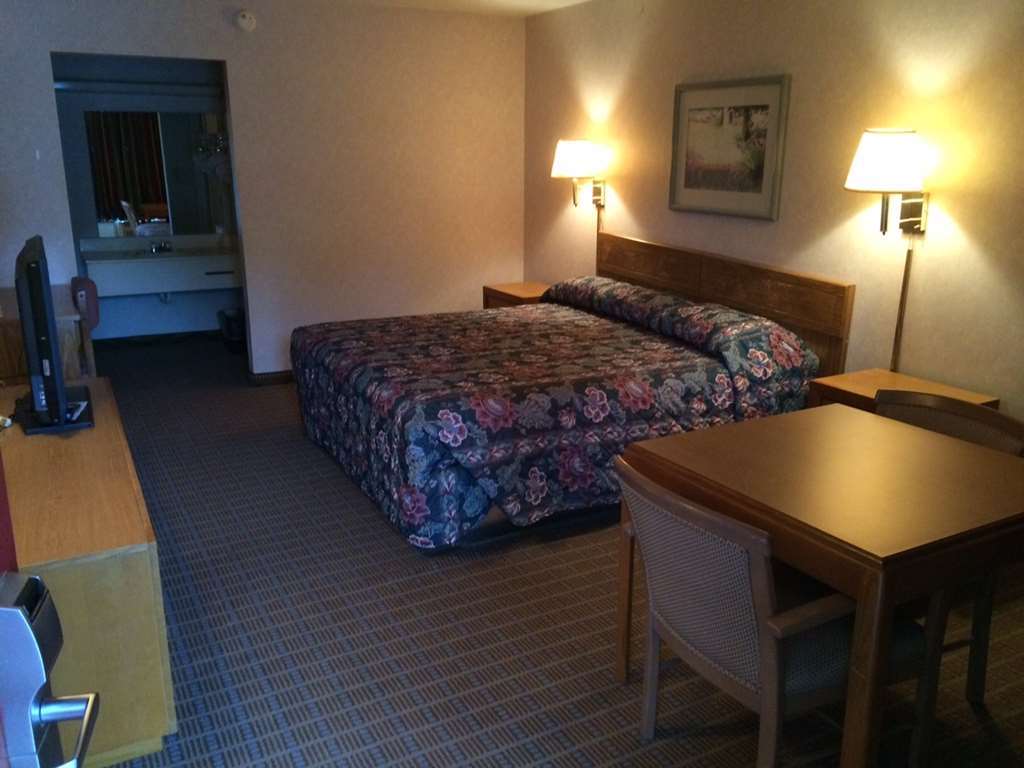 Town And Country Inn Suites Spindale Oda fotoğraf